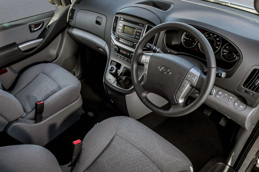 Интерьер Hyundai i800 2018 года  (фото 9 из 19)
